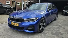 Blauw Gebruikt 2022 BMW 330 Executive Stationwagen | € 40.990 (Eerlijke prijs)