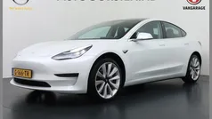 Wit, metallic lak Gebruikt 2019 Tesla Model 3 Standard Range Plus Sedan | € 18.350 (Goede deal)
