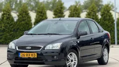 Gebruikt 2005 Ford Focus Futura Sedan | € 2.950 (Eerlijke prijs)