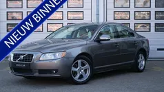 Grijs, metallic lak Gebruikt 2008 Volvo S80 Summum Sedan | € 14.850 (Eerlijke prijs)