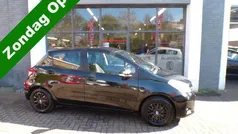 Zwart Gebruikt 2013 Toyota Yaris BlackLine Hatchback | € 6.895 (Eerlijke prijs)