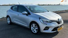 Grijs Gebruikt 2020 Renault Clio V Zen Hatchback | € 9.544 (Eerlijke prijs)