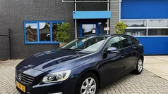 Blauw Gebruikt 2013 Volvo V60 Summum Stationwagen | € 8.945 (Eerlijke prijs)