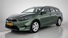 Groen, metallic lak Gebruikt 2024 Kia Ceed Sportswagon Stationwagen | € 23.895 (Eerlijke prijs)