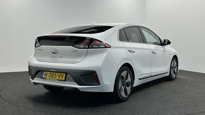 Occasion Hyundai Ioniq Premium 103 kW (141 PK) 2019 Wit Hatchback