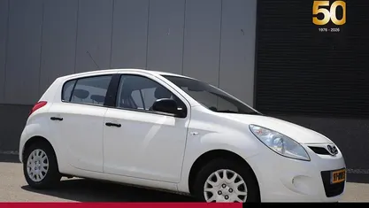 Wit Gebruikt 2010 Hyundai i20 Hatchback | € 3.950 (Eerlijke prijs)