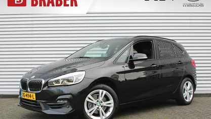 Zwart Gebruikt 2019 BMW 218 Executive Stationwagen | € 21.095 (Goede deal)