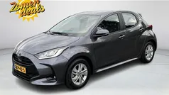 Grijs Gebruikt 2024 Toyota Yaris Hybrid Hatchback | € 25.900 (Eerlijke prijs)