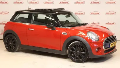 Occasion 2017 Mini Cooper Business Hatchback | € 12.950 (Goede deal)