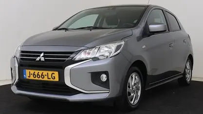 Grijs (metallic) Gebruikt 2020 Mitsubishi Space Star Active Hatchback | € 11.750 (Eerlijke prijs)