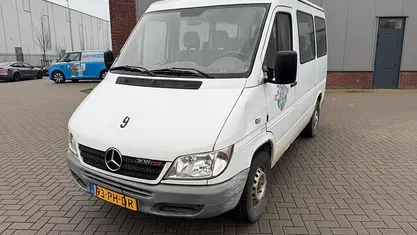 Wit Occasion 2004 Mercedes 300 Sedan | € 2.999 (Eerlijke prijs)