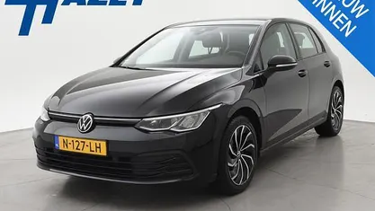 Zwart Gebruikt 2021 VW Golf VIII Hatchback | € 21.900 (Eerlijke prijs)
