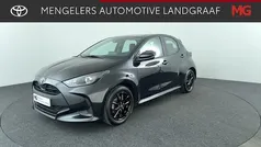 Zwart Gebruikt 2022 Toyota Yaris Active Hatchback | € 21.950 (Eerlijke prijs)