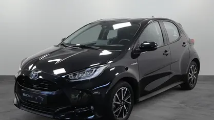 Zwart Gebruikt 2020 Toyota Yaris Hybrid Edition Hatchback | € 18.889 (Eerlijke prijs)