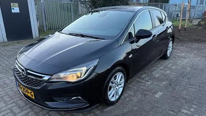 Occasion 2017 Opel Astra Business Hatchback | € 6.999 (Eerlijke prijs)