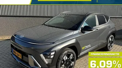 Ecotronic gray two tone (grijs metallic) Occasion 2025 Hyundai Kona Comfort SUV | € 30.885 (Goede deal)