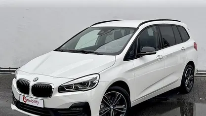 Wit Occasion 2020 BMW 218 Executive MPV | € 19.695 (Eerlijke prijs)