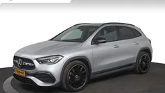 Grijs Gebruikt 2022 Mercedes GLA180 AMG line SUV | € 37.450 (Eerlijke prijs)