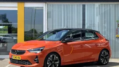 Oranje Gebruikt 2022 Opel Corsa-e GS Line Hatchback | € 16.945 (Eerlijke prijs)