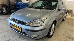 Grijs Gebruikt 2004 Ford Focus Futura Hatchback | € 1.390 (Eerlijke prijs)