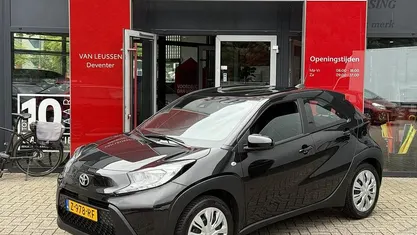 Zwart Gebruikt 2024 Toyota Aygo X X-play SUV | € 16.590 (Goede deal)