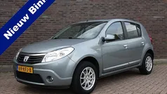 Gebruikt 2009 Dacia Sandero Lauréate Hatchback | € 2.945 (Eerlijke prijs)