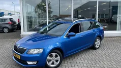 Blauw, metallic lak Gebruikt 2015 Skoda Octavia Elegance Stationwagen | € 7.950 (Eerlijke prijs)