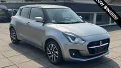 Grijs Gebruikt 2023 Suzuki Swift Style Hatchback | € 21.950 (Eerlijke prijs)