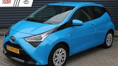 Blauw Gebruikt 2019 Toyota Aygo X-play Hatchback | € 9.945 (Eerlijke prijs)