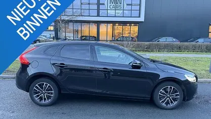 Occasion 2019 Volvo V40 Hatchback | € 16.900 (Goede deal)