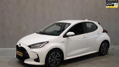 Wit Gebruikt 2021 Toyota Yaris Hybrid Hatchback | € 19.695 (Eerlijke prijs)