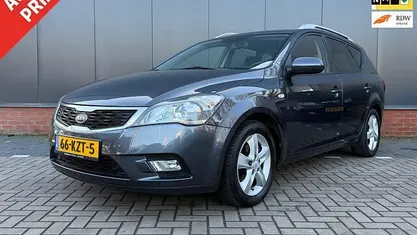 Grijs Occasion 2010 Kia Ceed Hatchback | € 3.995 (Eerlijke prijs)