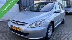 Grijs Gebruikt 2005 Peugeot 307 Premium Hatchback | € 2.149 (Eerlijke prijs)