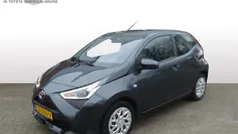 Grijs Gebruikt 2018 Toyota Aygo X-play Hatchback | € 12.900 (Eerlijke prijs)