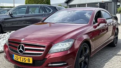 Rood Gebruikt 2011 Mercedes CLS350 Sedan | € 22.950 (Eerlijke prijs)