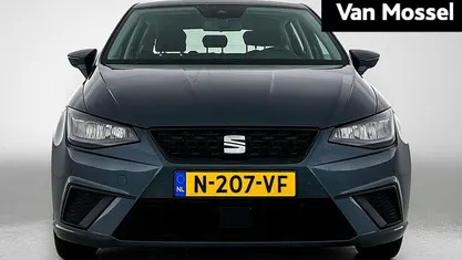 Grijs Occasion 2022 Seat Ibiza Reference Hatchback | € 13.900 (Eerlijke prijs)