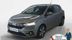 Grijs Gebruikt 2024 Dacia Sandero Expression Hatchback | € 17.935 (Eerlijke prijs)