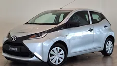 Grijs Gebruikt 2015 Toyota Aygo Hatchback | € 8.715 (Eerlijke prijs)