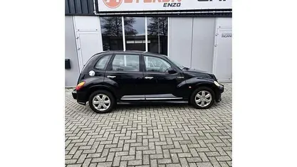 Zwart Occasion 2005 Chrysler PT Cruiser Clasic Hatchback | € 1.480 (Eerlijke prijs)