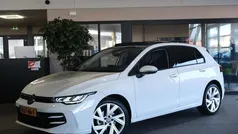 Wit Gebruikt 2024 VW Golf VIII Life Hatchback | € 32.950 (Eerlijke prijs)