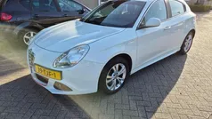Wit Gebruikt 2012 Alfa Romeo Giulietta Distinctive Hatchback | € 4.250 (Eerlijke prijs)