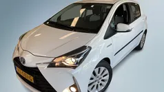 Gebruikt 2017 Toyota Yaris Hybrid Hatchback | € 15.950 (Eerlijke prijs)