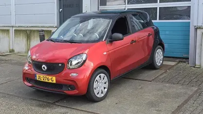 Rood Occasion 2016 Smart ForFour Pure Hatchback | € 6.399 (Eerlijke prijs)