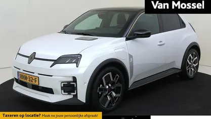 Wit Occasion 2025 Renault R5 Urban Hatchback | € 29.940 (Eerlijke prijs)