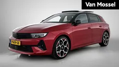 Rood Gebruikt 2022 Opel Astra Edition Hatchback | € 25.400 (Eerlijke prijs)