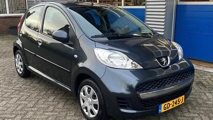 Grijs Gebruikt 2011 Peugeot 107 Hatchback | € 4.250 (Goede deal)