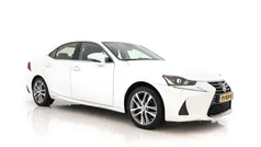 Wit Gebruikt 2017 Lexus IS300h Business Edition Sedan | € 17.445 (Eerlijke prijs)