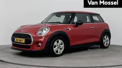 Rood Gebruikt 2019 Mini Cooper Salt Hatchback | € 17.435 (Eerlijke prijs)