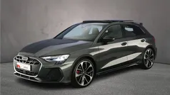 Daytonagrijs pareleffect Nieuw 2024 Audi A3 Sportback Ambiente Hatchback | € 49.900 (Eerlijke prijs)