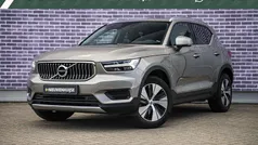Grijs Gebruikt 2022 Volvo XC40 Inscription SUV | € 34.899 (Eerlijke prijs)